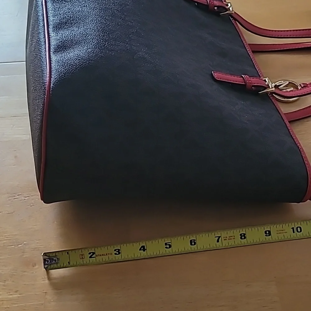 Michael Kors Jet Set Charm Tote in Flame